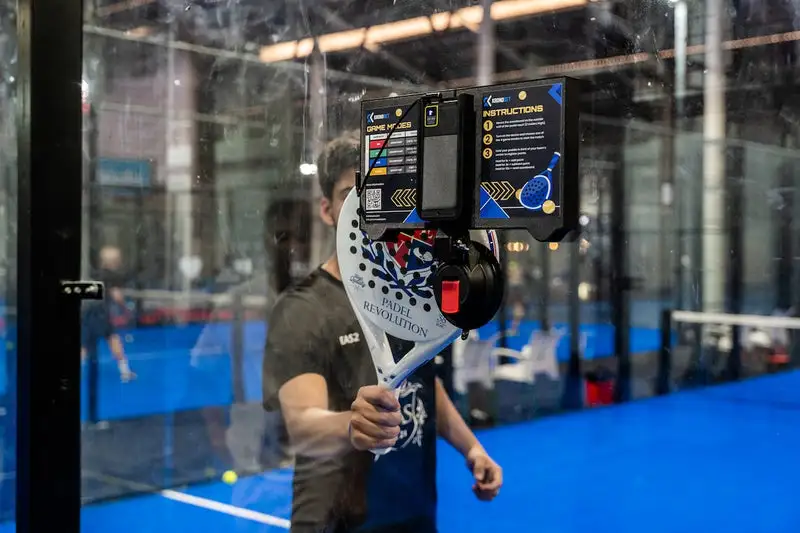 Kronoset mounted on padel court